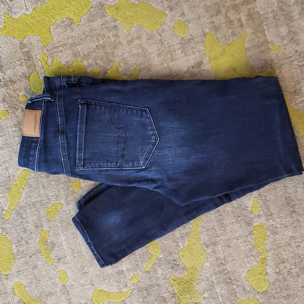 American Eagle Super High Rise Jegging. Size 6
